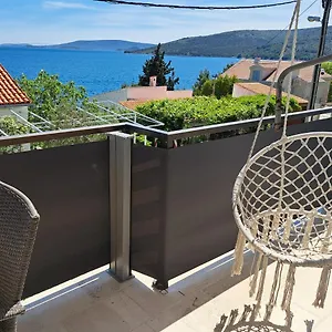 https://apartman-monika-seget-vranjica.splithotels.org